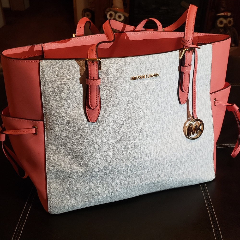 Michael Korea Shoulder Bag
